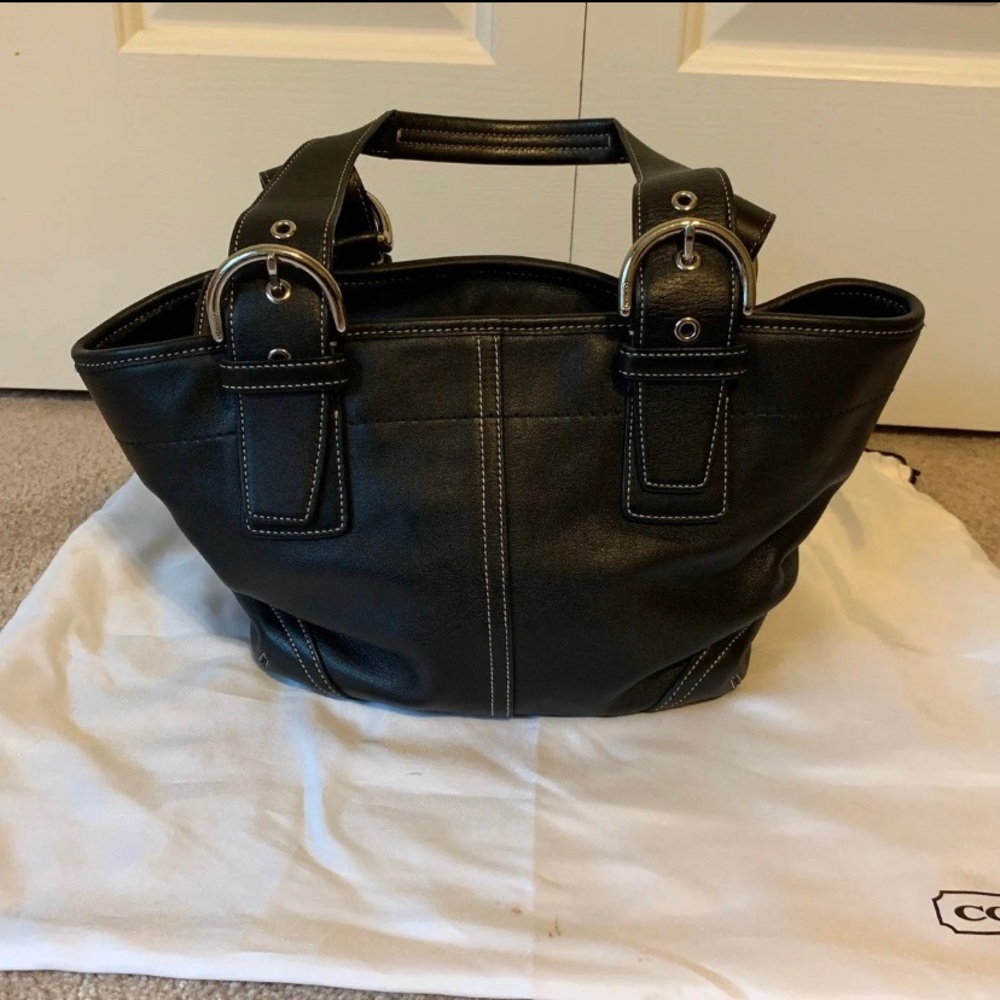 Black leather Coach bag🌟